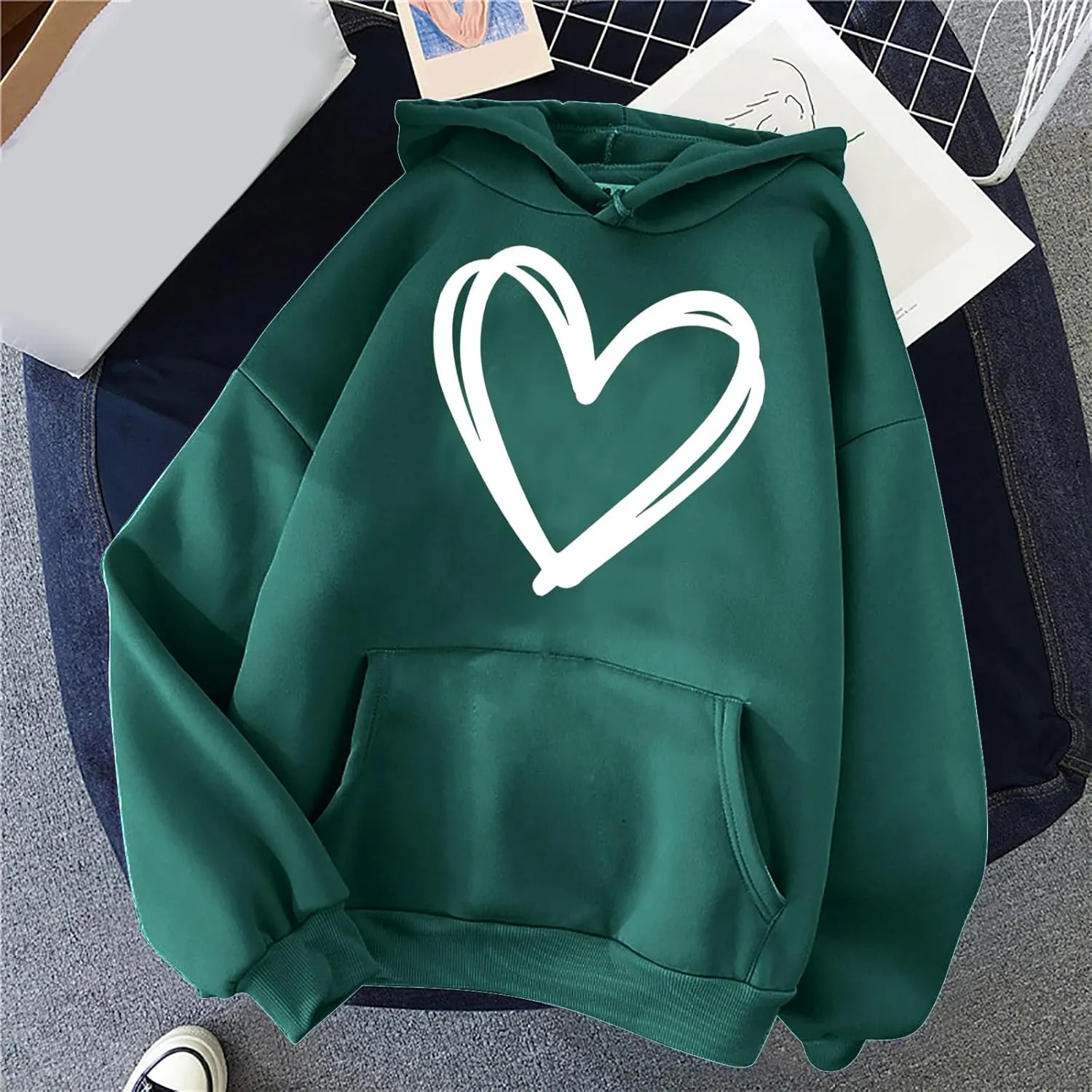 Cute Hooded Sweatshirt For Women 2024 Casual Long Sleeve Heart Graphic Hoodies Loose Comfy Fall Fashion Pullovers