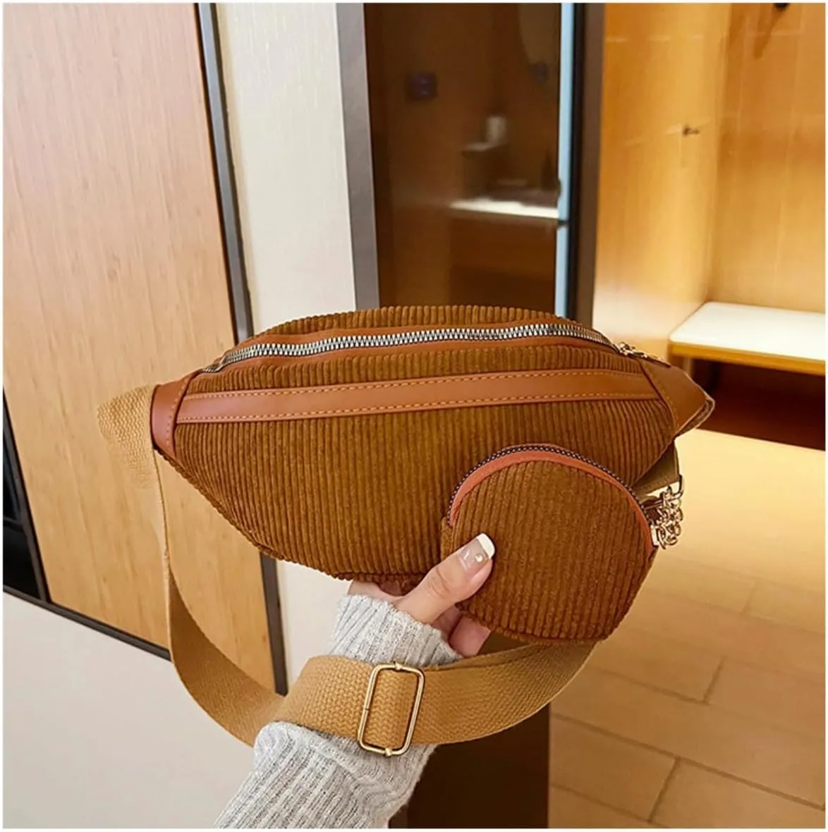 Fanny Crossbody Bag for Women Fashion Waist Bag with a Coin Purse Quilted Bum Hip Pouch for Sports Travel (brown)