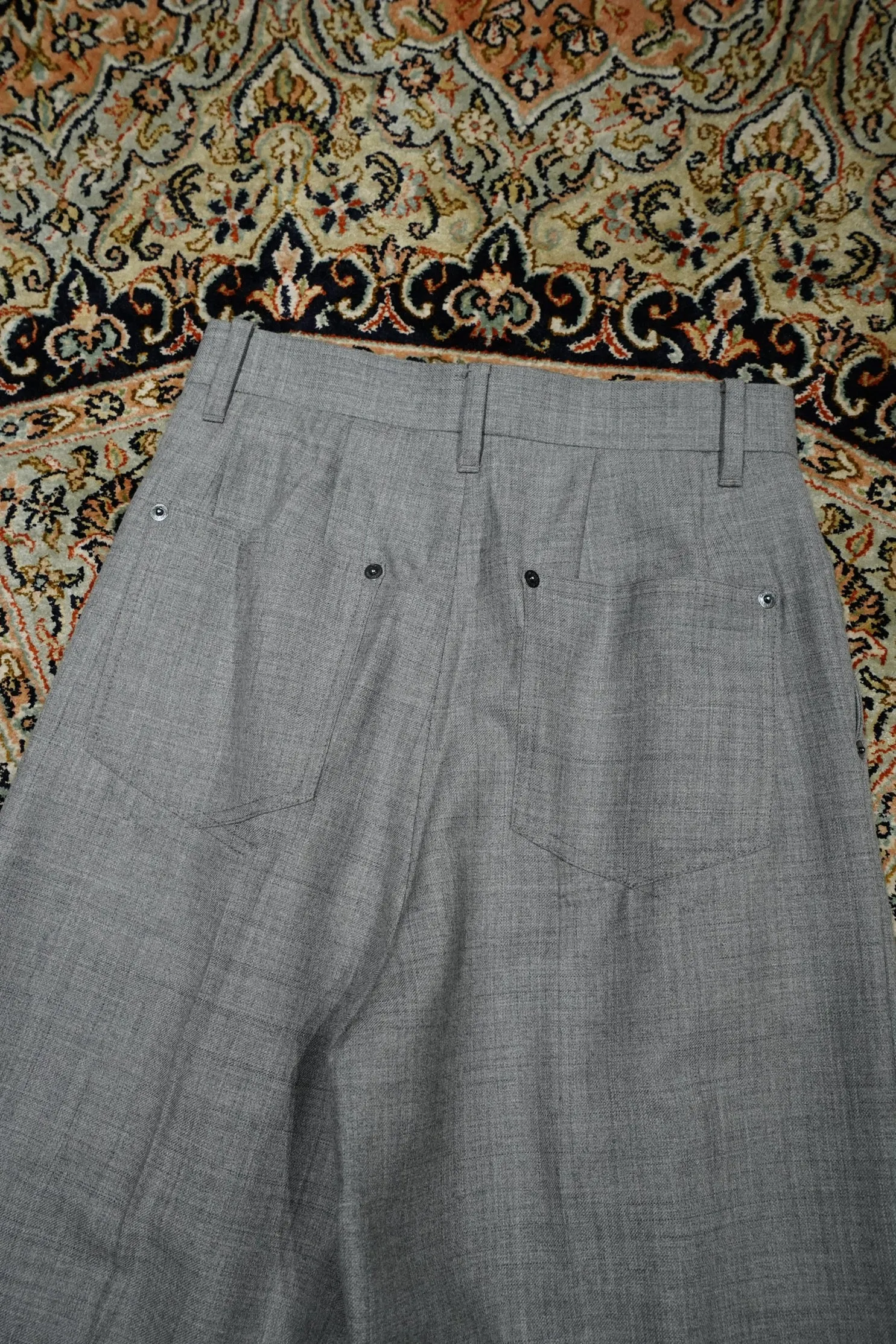 SATORU SASAKI SINGLE-TUCKED WIDE TROUSERS (GRAY)