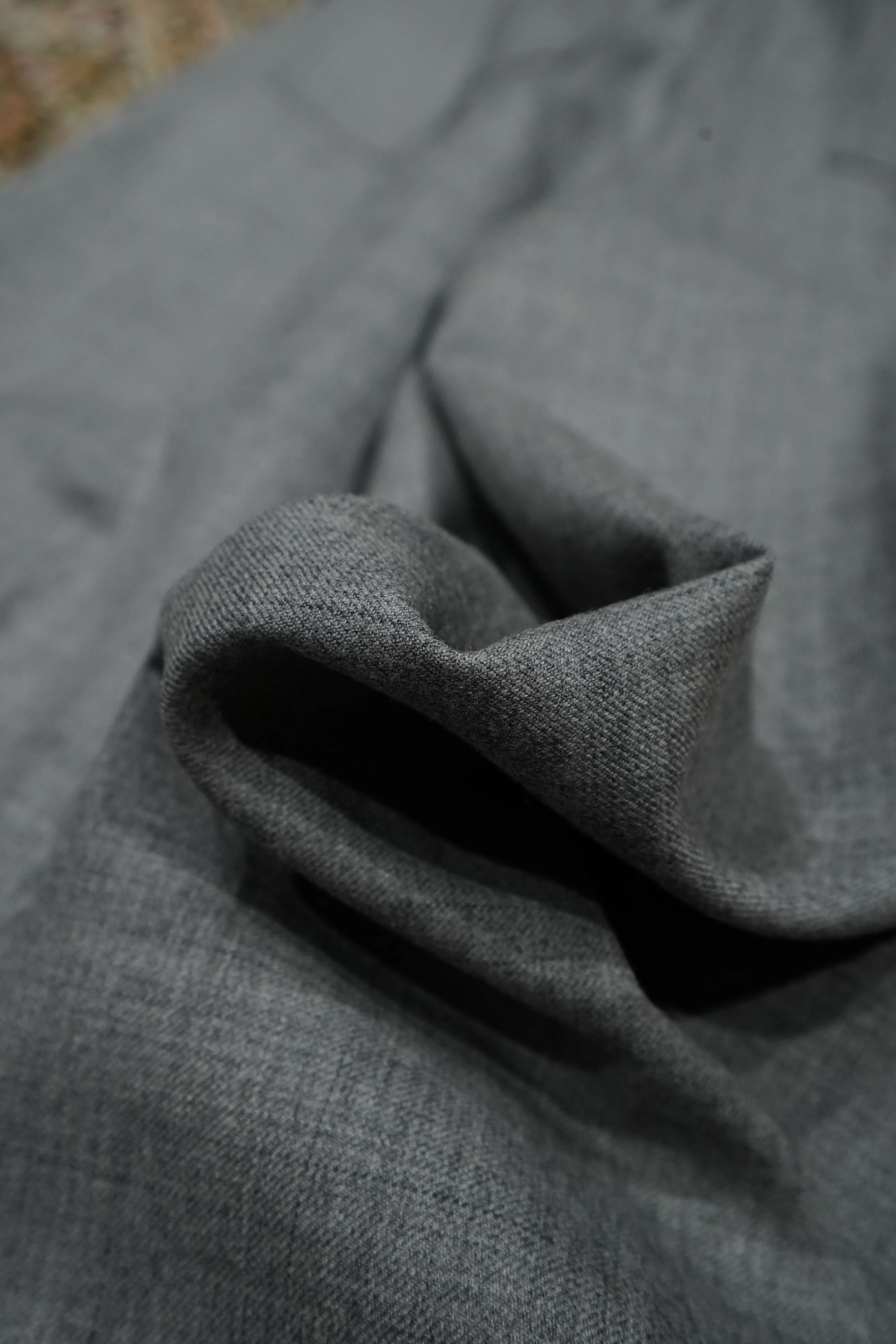 SATORU SASAKI SINGLE-TUCKED WIDE TROUSERS (GRAY)