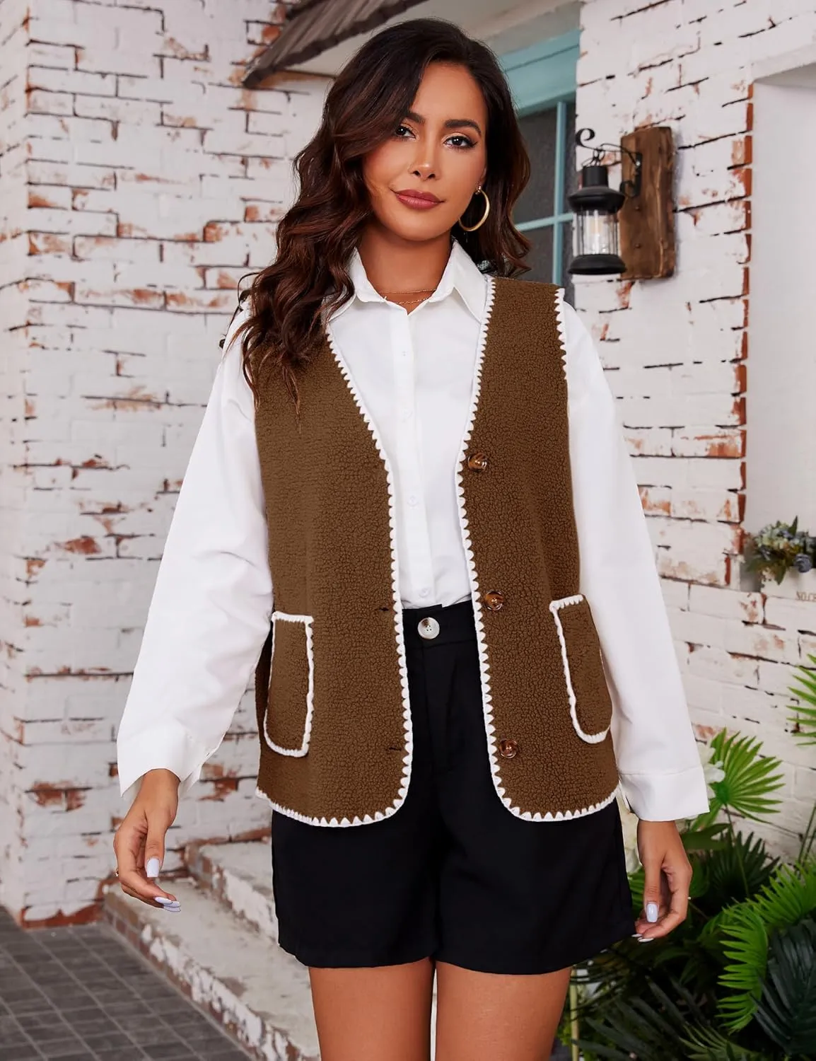 Women Fleece Lightweight Vest V Neck Open Front Button Down Sleeveless Casual Warm Sherpa Outwear with Pockets