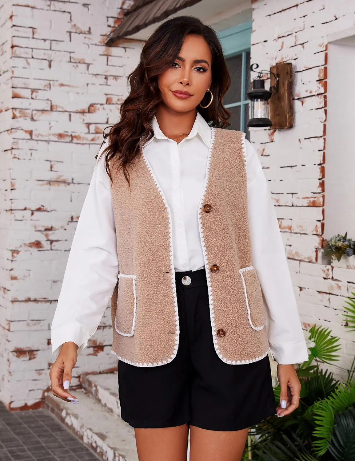 Women Fleece Lightweight Vest V Neck Open Front Button Down Sleeveless Casual Warm Sherpa Outwear with Pockets