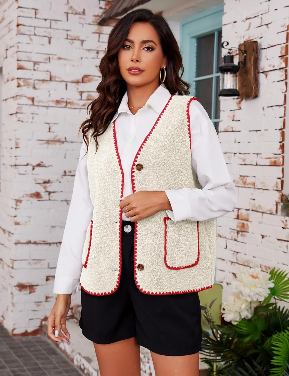 Women Fleece Lightweight Vest V Neck Open Front Button Down Sleeveless Casual Warm Sherpa Outwear with Pockets